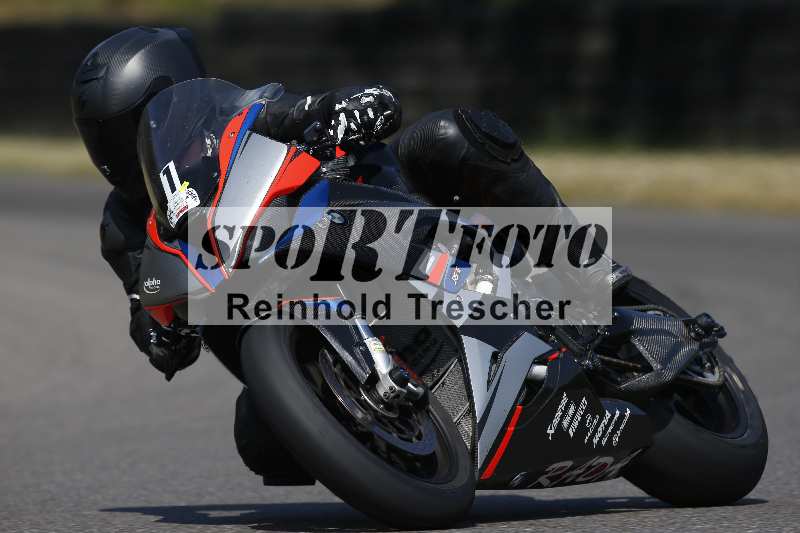 /Archiv-2023/28 05.06.2023 Moto Club Anneau du Rhin/rouge-expert/1